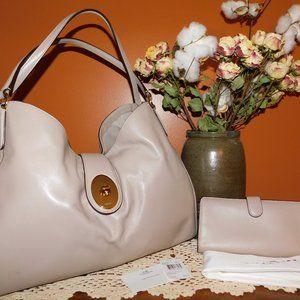 COACH CARLYLE HOBO WITH WALLET